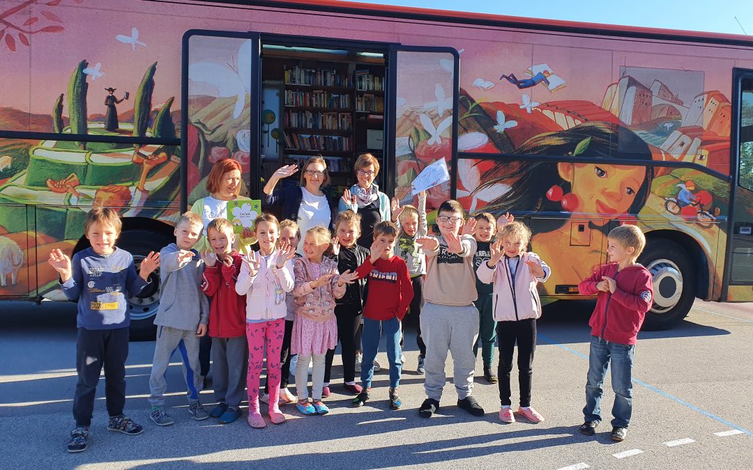 Bibliobus na obisku